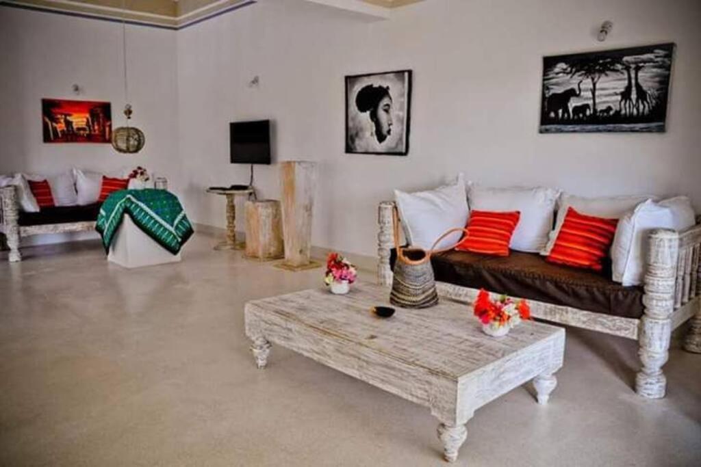 White Villa - Paparemo Beach Watamu Luaran gambar