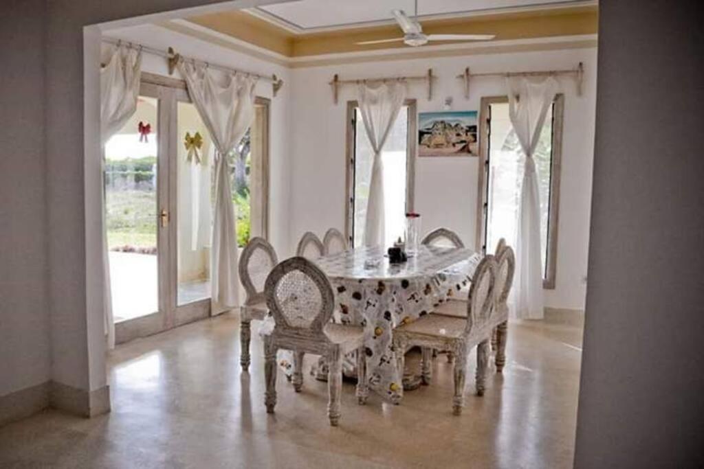 White Villa - Paparemo Beach Watamu Luaran gambar